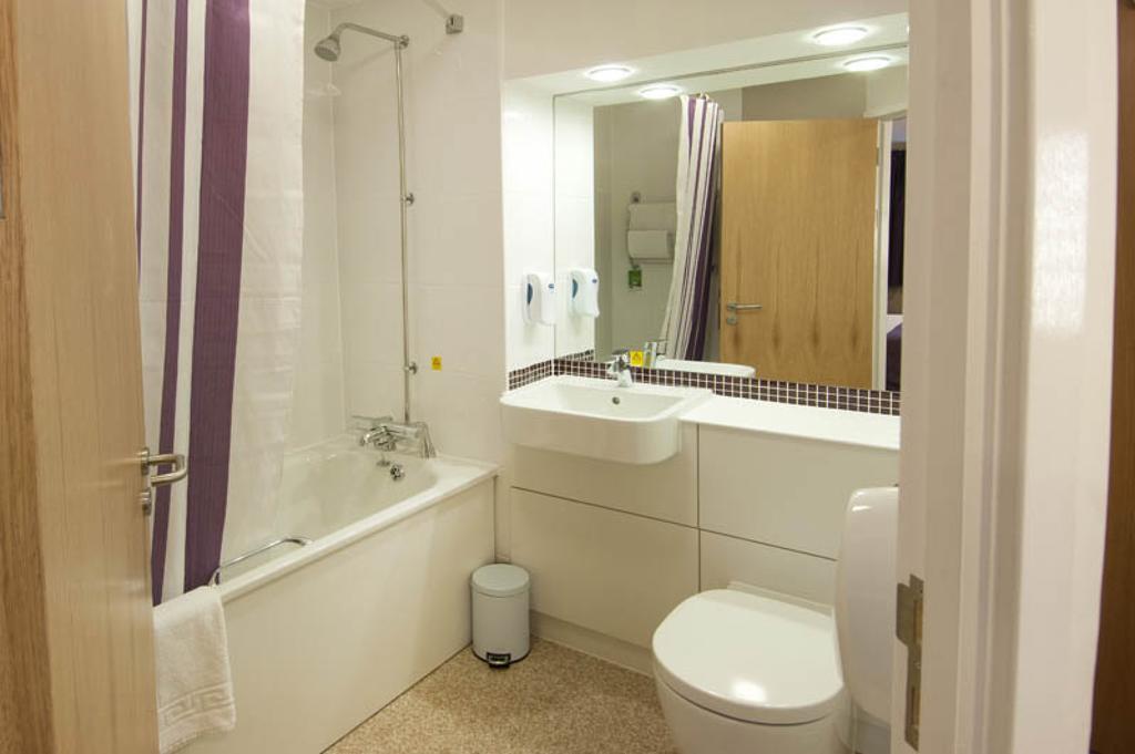 Premier Inn Liverpool Albert Dock Zimmer foto